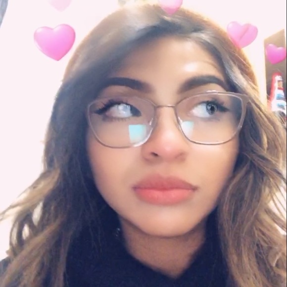 Meet your Posher, Alondra - Picture 1 of 1